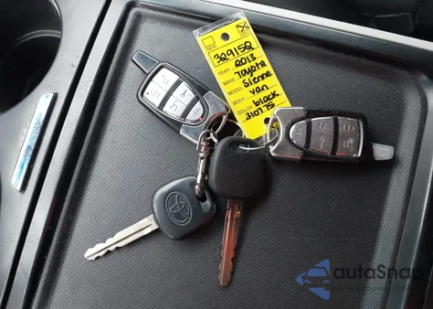 2013 Toyota Sienna Se 8 Passenger from USA, damaged, VIN 5TDXK3DC5DS310775